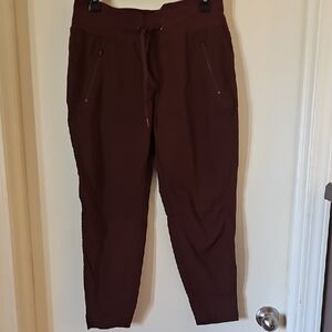 Athleta Women's Trekkie North Cropped Pants in Rich Brown